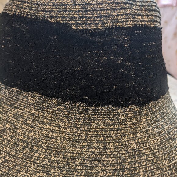 Bucket hat. Black lace bow - Picture 3 of 6